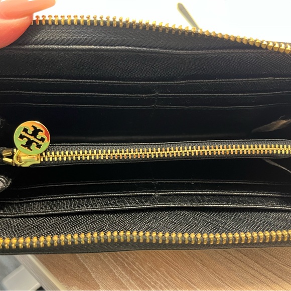 Tory Burch Wallet - so pretty! - Picture 3 of 3